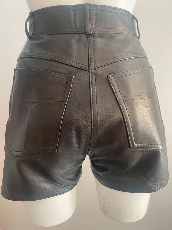 Short en cuir taille haute - photo numéro 4