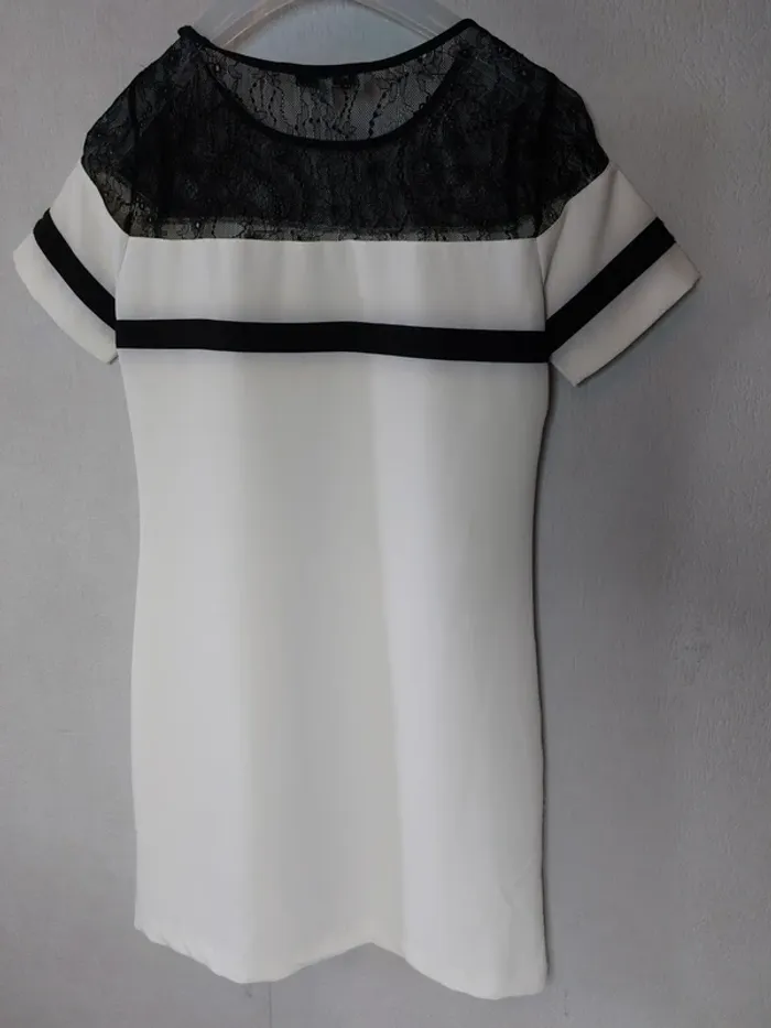 Robe crème et dentelle noir" Morgan" - photo numéro 2