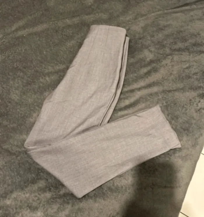 Pantalon gris - photo numéro 3