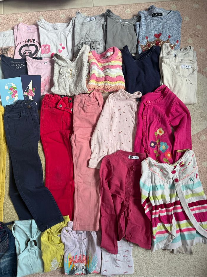 Lot fille 3-4 ans 41 pièces min - photo numéro 2