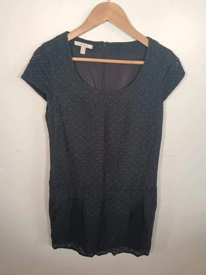 C27 robe noir esprit 36