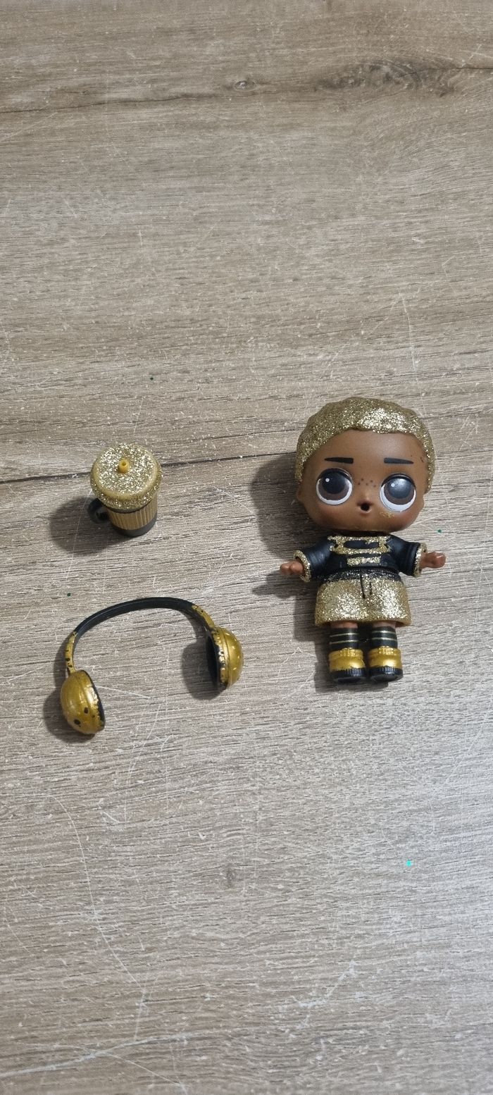 Mini poupée LOL Surprise boy King Bee - photo numéro 2