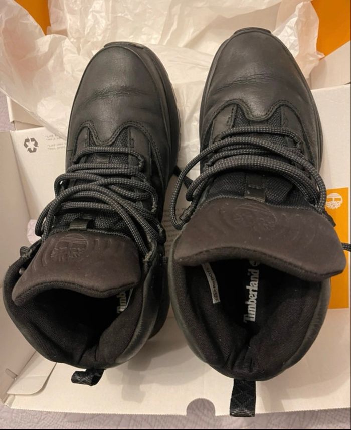 Baskets timberland noir  homme taille 41,5.