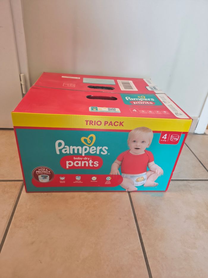 126 couches Pampers Baby-Dry pants taille 4