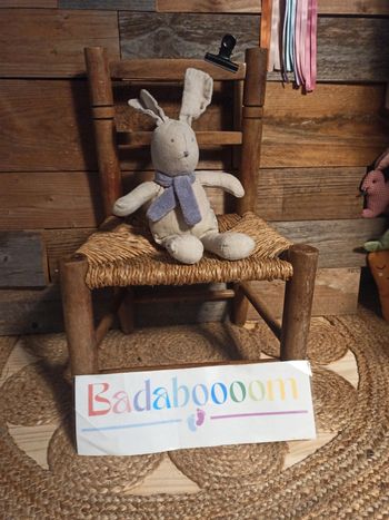 Peluche lapin côté table tbe