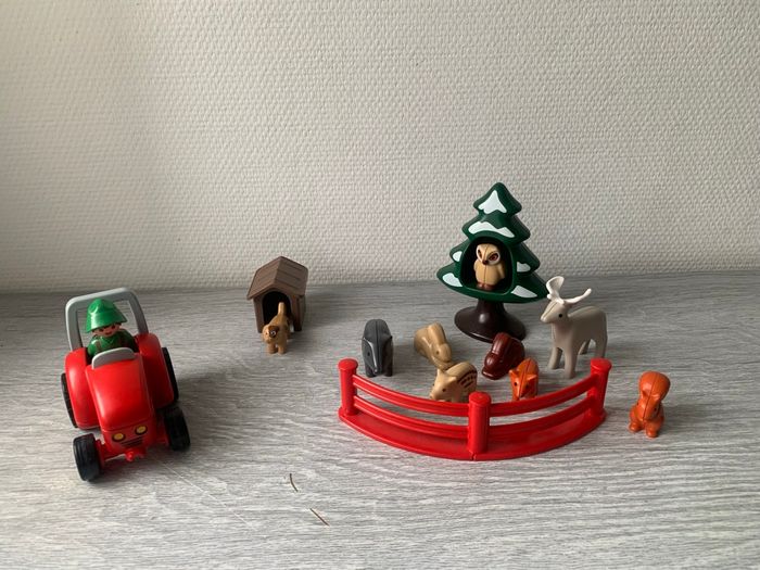 Tracteur et garde forestier avec les animaux de la forêt Playmobil 123