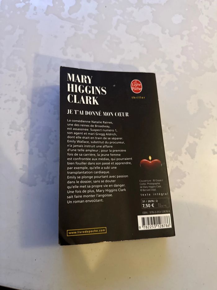 Livre je t’ai donné mon cœur - mary Higgins Clark - photo numéro 6