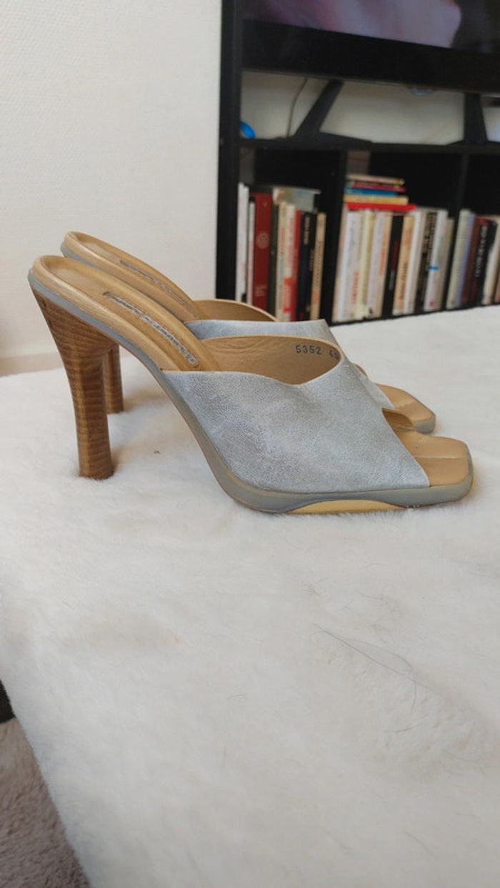 Magnifique escarpins mule en excellent état vintage en cuir bleu - photo numéro 4