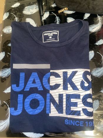 TEE shirt