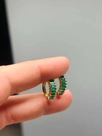 Boucles d’oreilles anneaux verte et doré 
