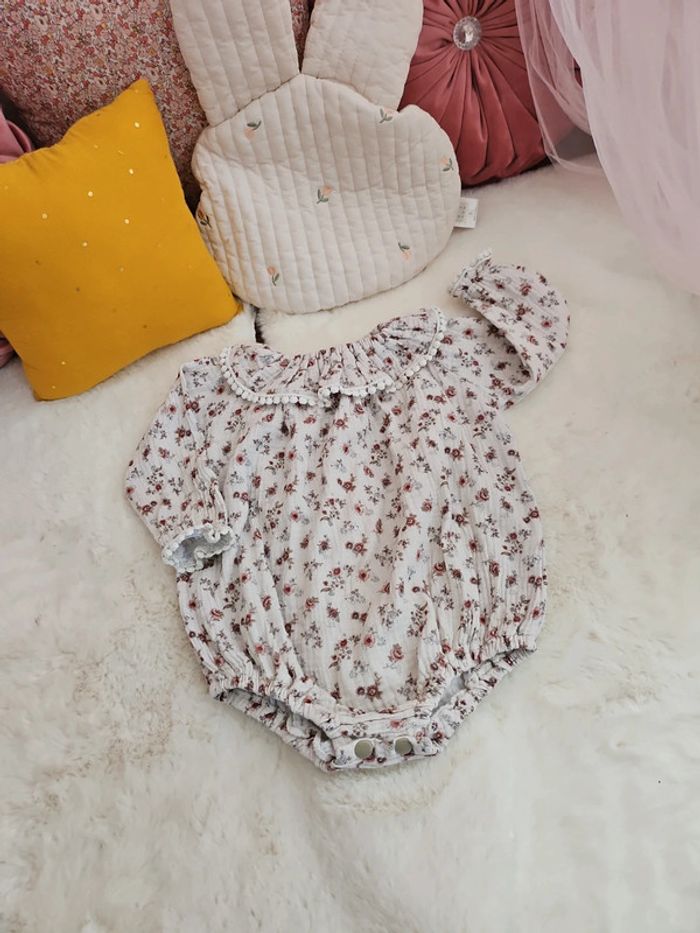 Barboteuse fleurs double gaze