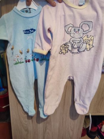#kytie3moisfille. Lot de 2 grenouillère taille 3 mois fille