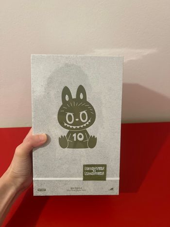 labubu 10-year anniversary peluche