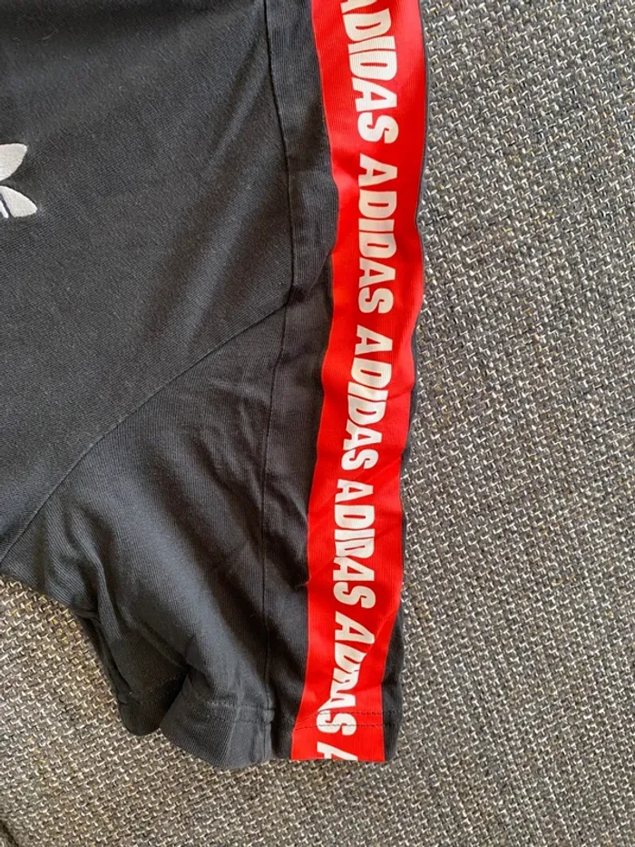 T-shirt Adidas Originals noir & rouge – Style vintage streetwear – Taille M - photo numéro 4
