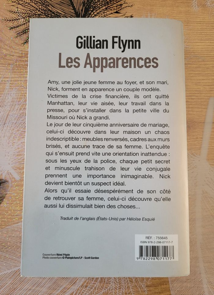 Les Apparences Gillian Flynn - photo numéro 2