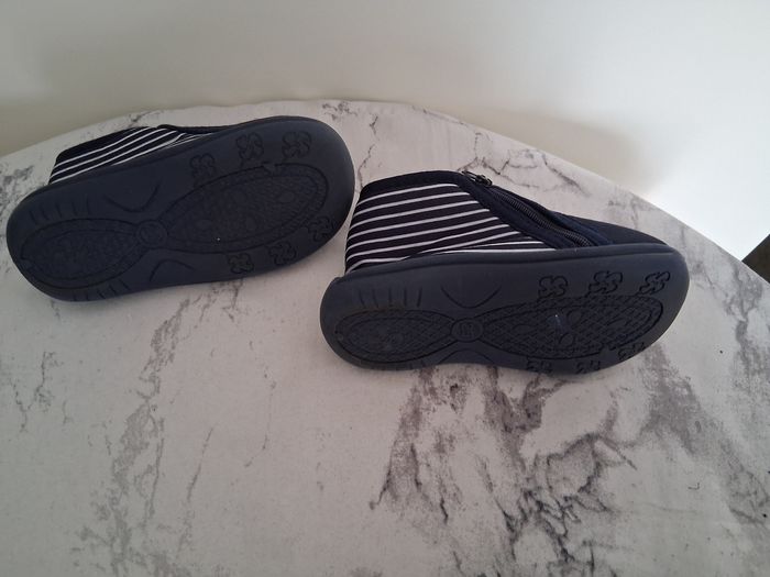 Chaussons garçon pointure 25 - photo numéro 5
