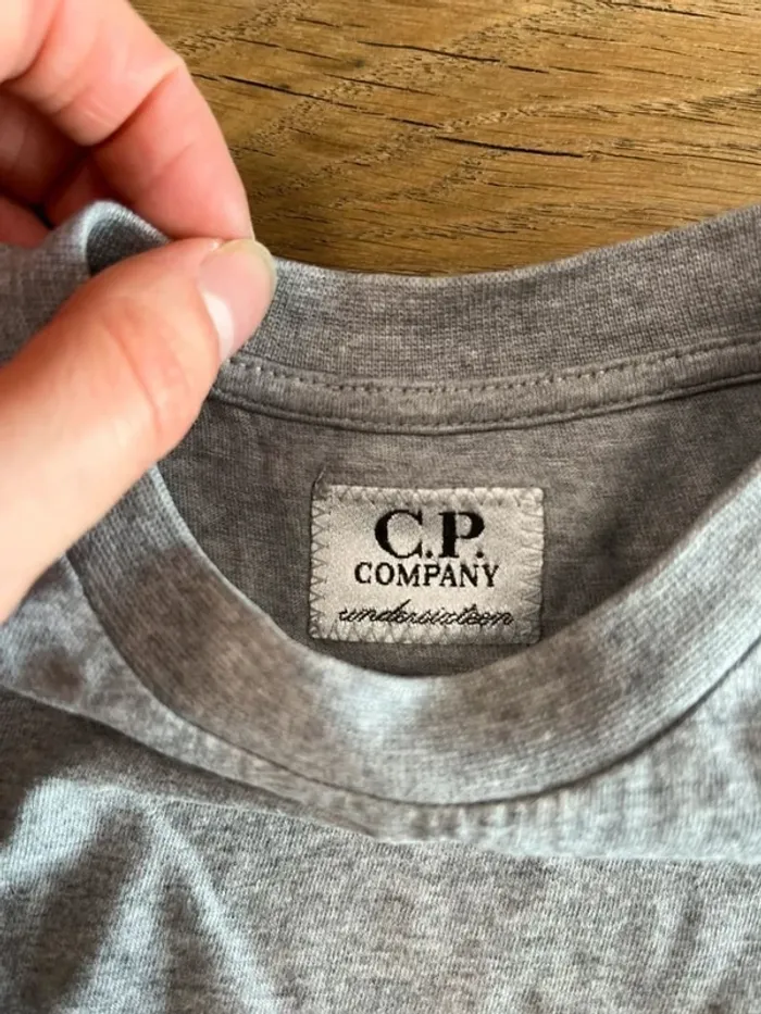 T-shirt gris C.P. Company - photo numéro 3