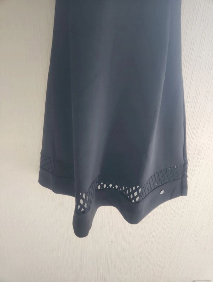 Robe noire Les Petites Bombes S neuve détail ajourés - photo numéro 4