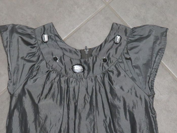 Robe grise brillante 10 ans - photo numéro 3