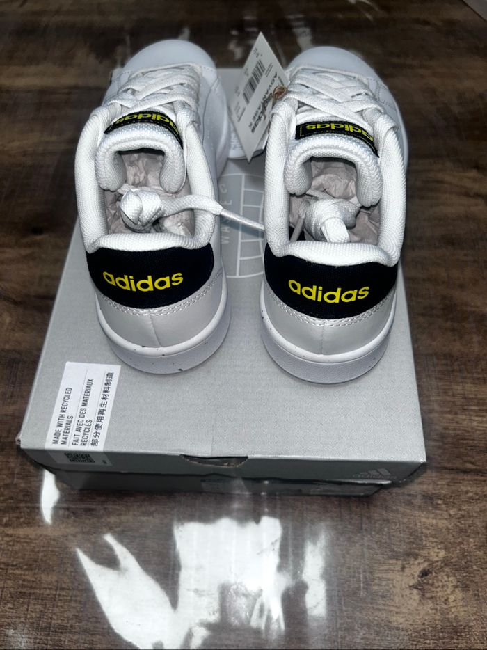 Baskets adidas neuf - photo numéro 4