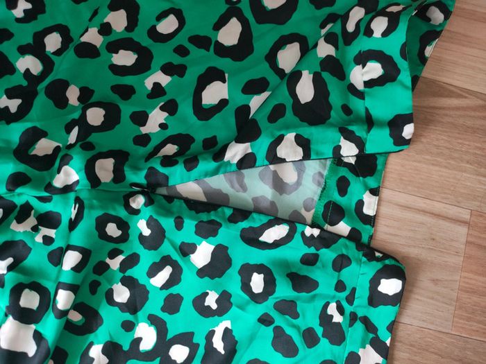 Jupe satinée léopard vert kiabi taille 44 neuf - photo numéro 6