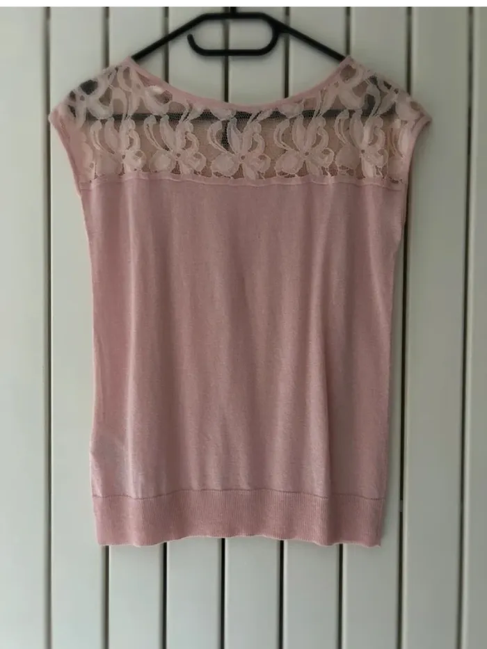 Top avec dentelle Naf Naf taille S comme neuf - photo numéro 3