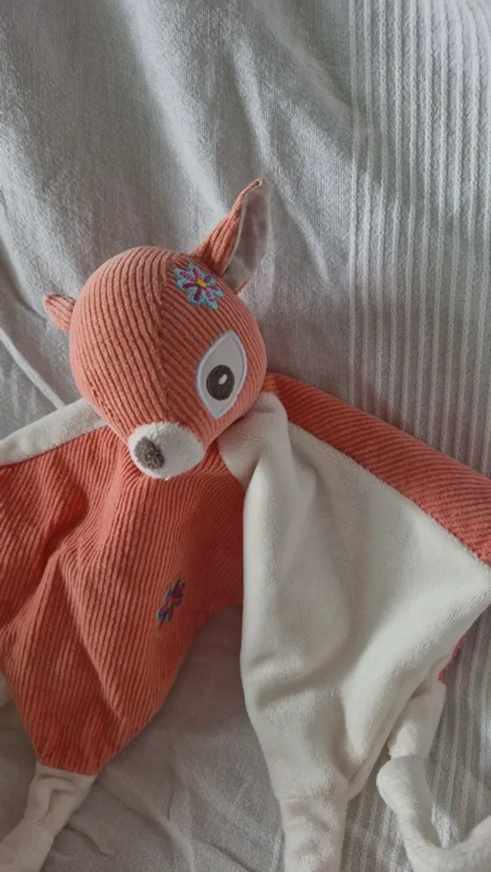 Doudou plat Faon /biche carré blanc