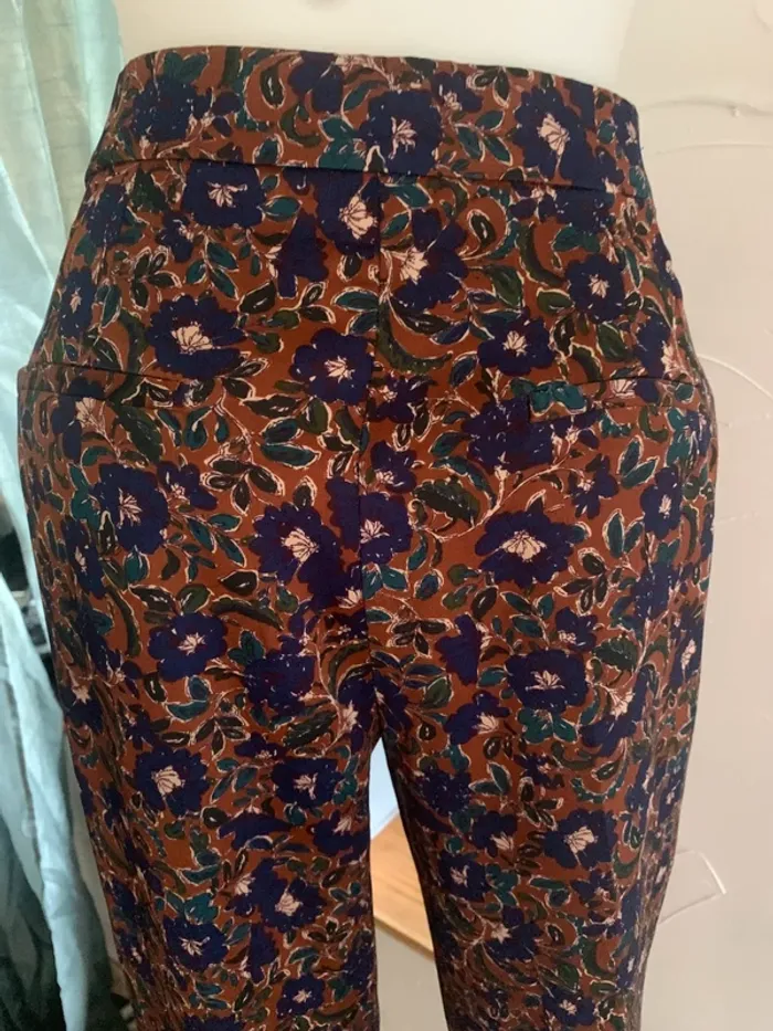 Pantalon motifs fleurs camaïeu taille 40 - photo numéro 10