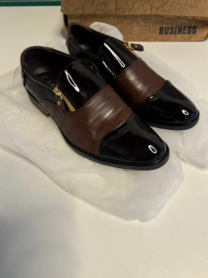 Chaussures de ville effet verni taille 38 neuves