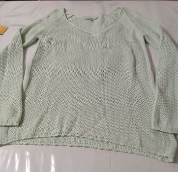 Pull vert pale