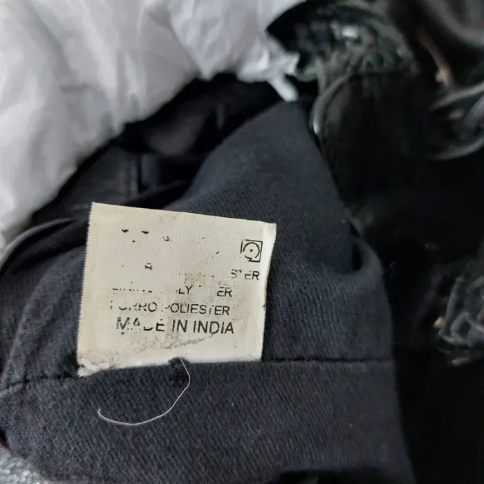 Sac porté épaule en cuir  Caroll, lanière en daim un peu abimé, 30x25cm - photo numéro 4