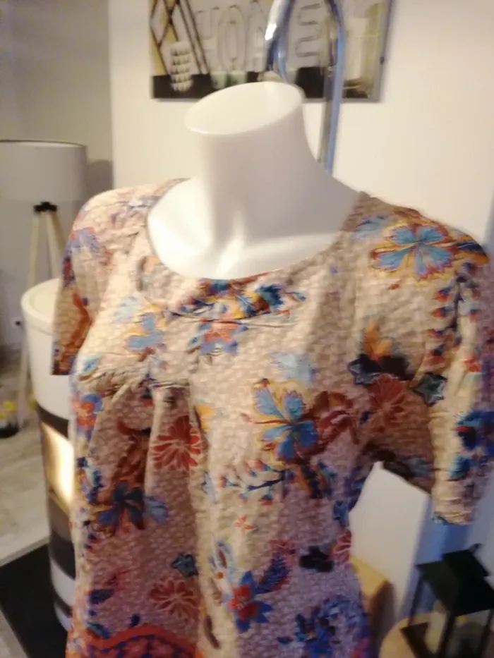 Blouse manches courtes 46 plus collection - photo numéro 2
