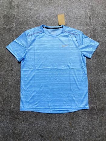 T-shirt Nike running bleu S 