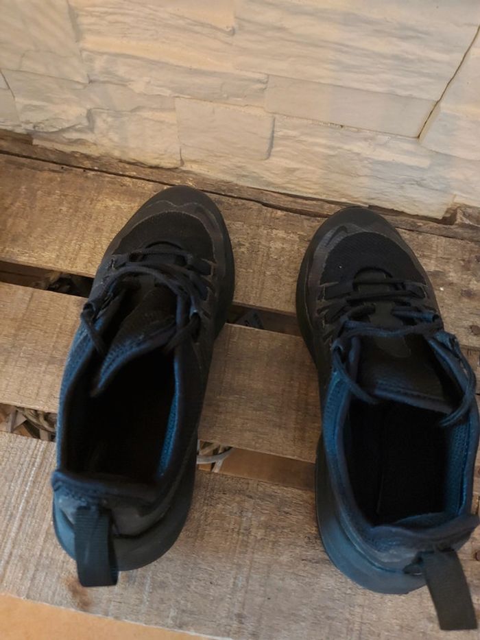 Basket Nike Air max Axis noir P30 bon état - photo numéro 6