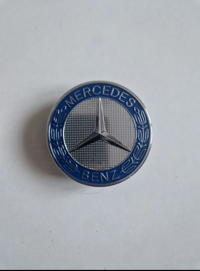Mercedes logo capot bleu - photo numéro 1