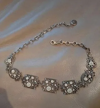 Collier ras du cou