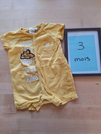 Ensemble pour garçon taille 3mois Marque Disney très bon état