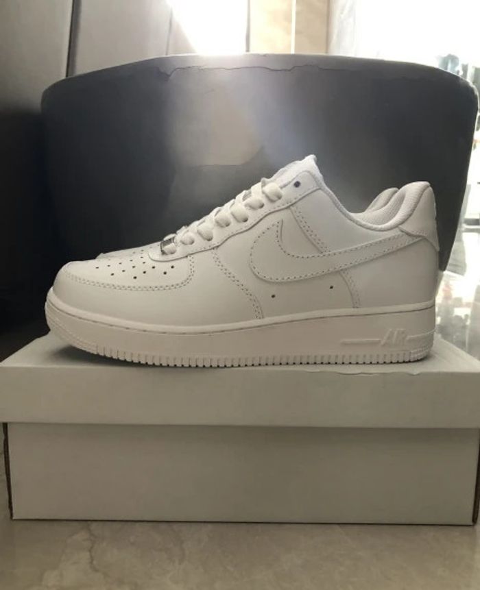 Nike Air Force 1 Low '07 White 42.5 - photo numéro 5