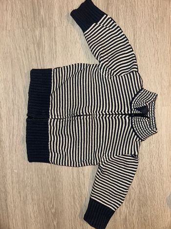 Gilet bébé taille 6 mois 