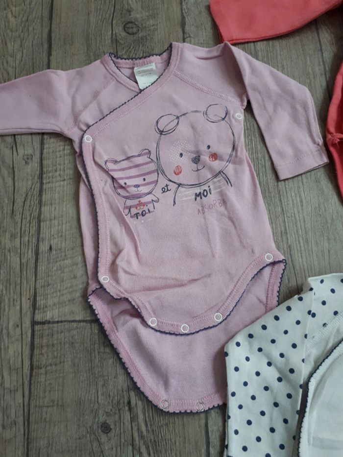 Lot 4 bodies fille 6 mois absorba - photo numéro 3
