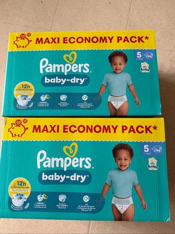 Lot de 2 maxi Pampers baby dry  taille 5