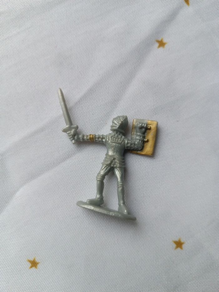 Petit soldat soldier chevalier knight 1995 lm Disney épée fusil argenté silver vert green gris grey - photo numéro 3