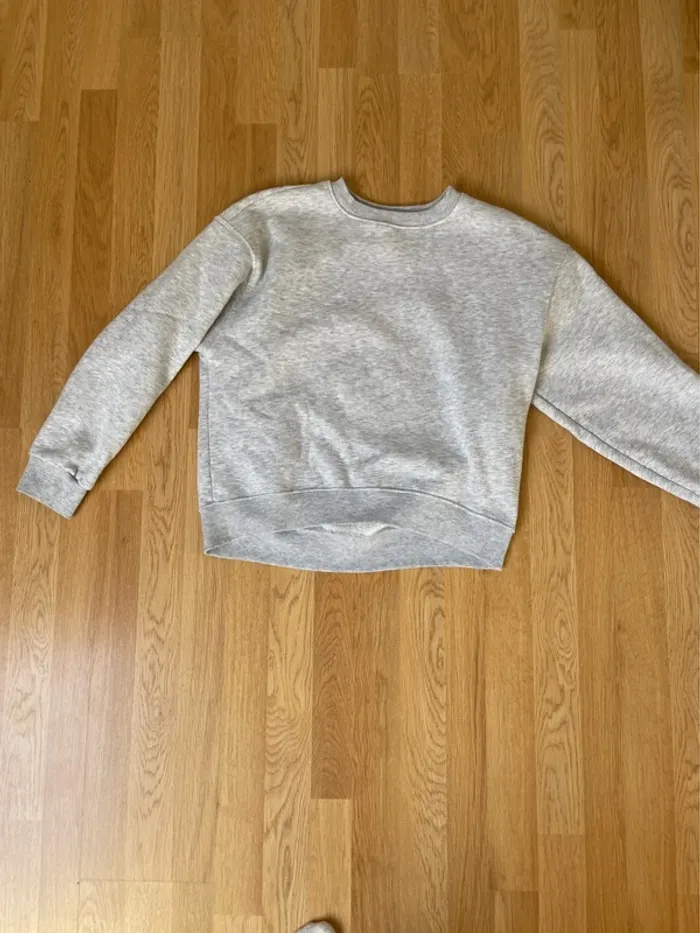 Pull gris