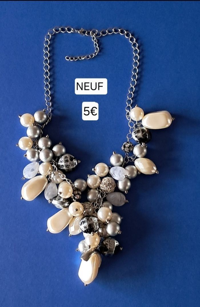 Collier fantaisie NEUF pour femme