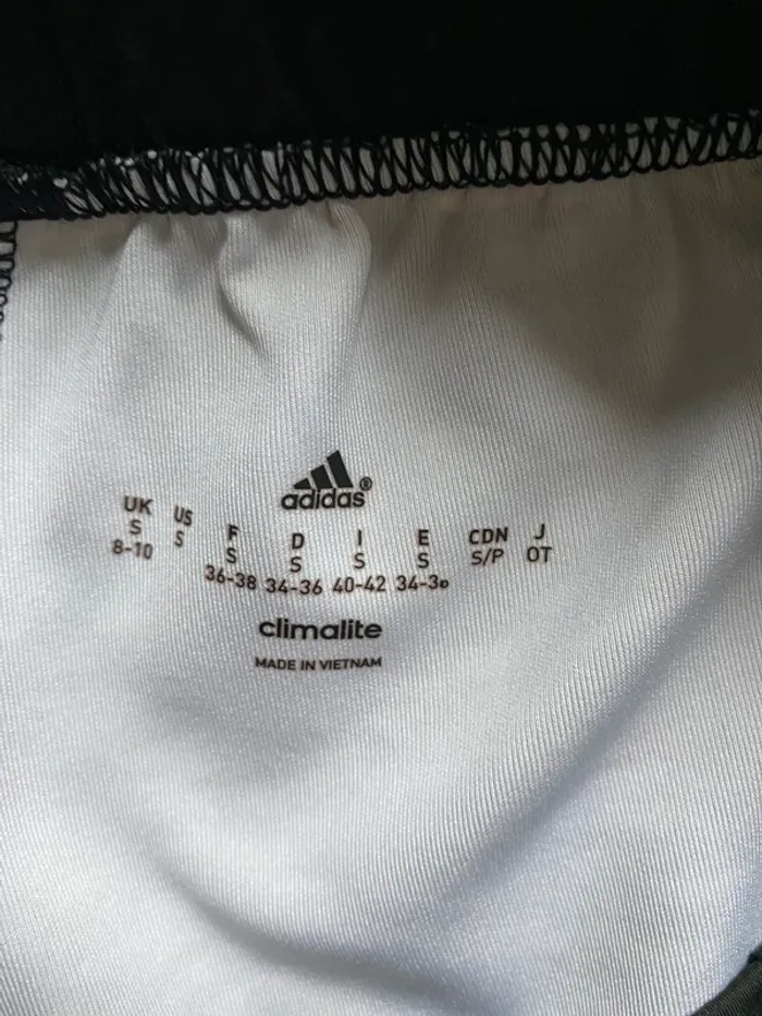 Short de sport Adidas femme – Taille S – Motif pixel noir et blanc - photo numéro 4