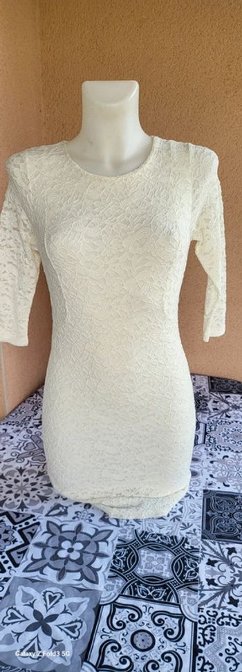 Robe dentelle Taille 1