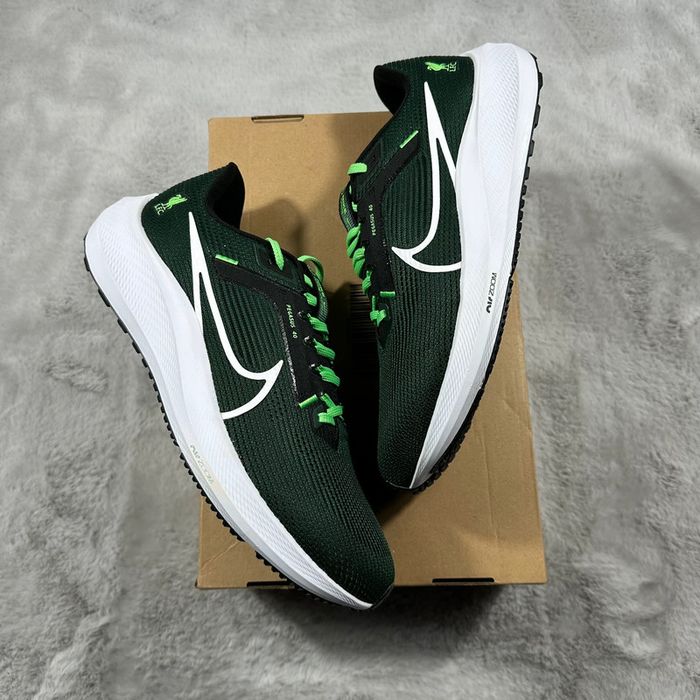 Nike Zoom Pegasus 40 « Liverpool Édition » pointure 45.5 - photo numéro 2