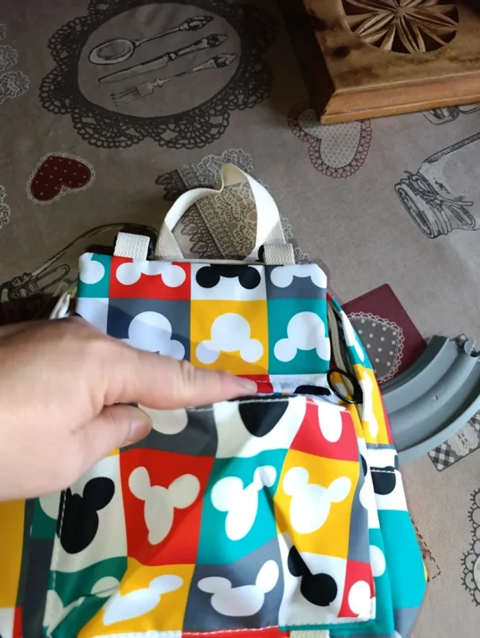 Cartable ou sac à dos Mickey Disney neuf avec étiquette - photo numéro 3