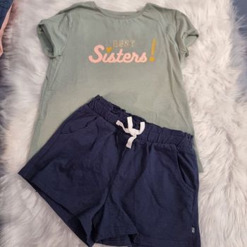 Neuf🌺⚘️ ensemble teeshirt et short 8 ans fille⚘️🌺⚘️🌺