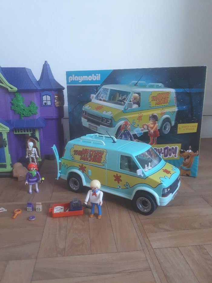 Lot Playmobil Scooby Doo composé de 2 manoirs et du van + accessoires - articles en parfait état - photo numéro 3